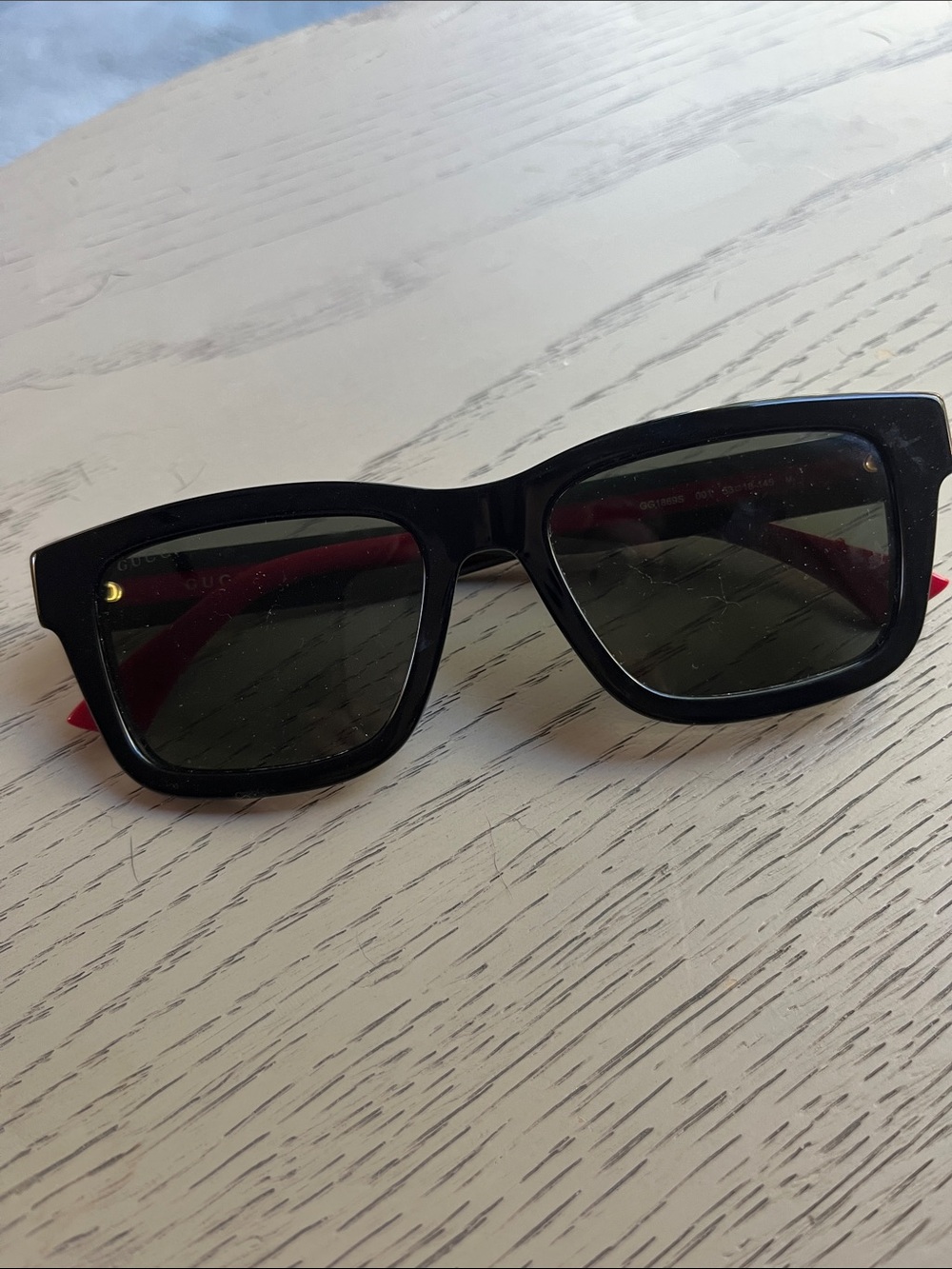 Gucci Sunglasses / Classic Stripe